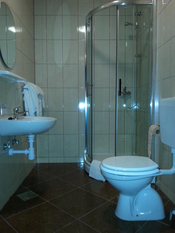 Hotel Gacka Otočac Quarto foto