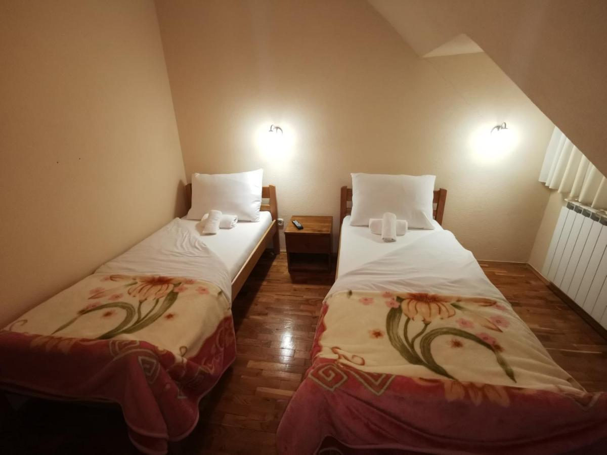 Hotel Gacka Otočac Exterior foto